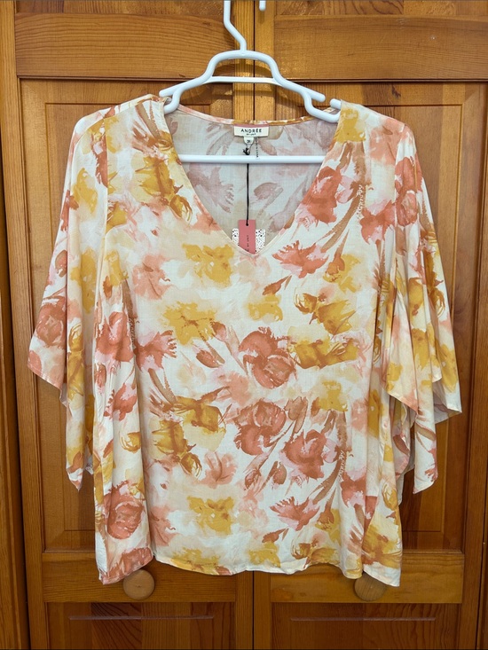 ANDREE BY UNIT Tops - ANDREE BY UNIT Peach & Mustard Floral V‑Neck Tunic 2X Kimono Sleeves